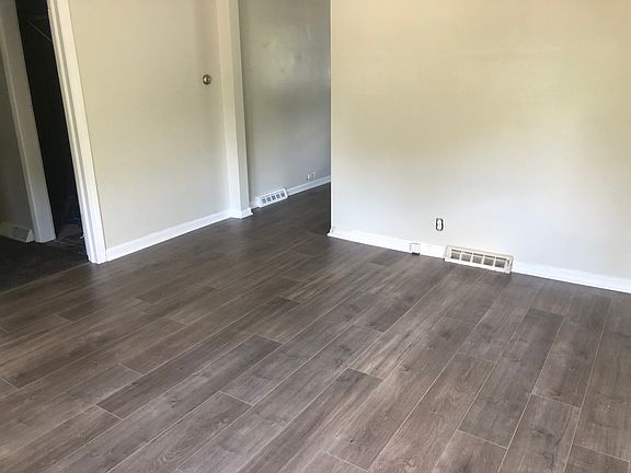 5th image of 10138 McLean Ave