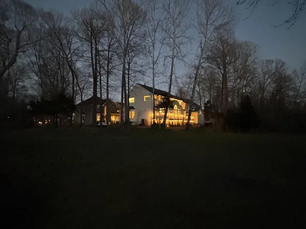 9140 Stonegarden Dr, Lorton, VA 22079