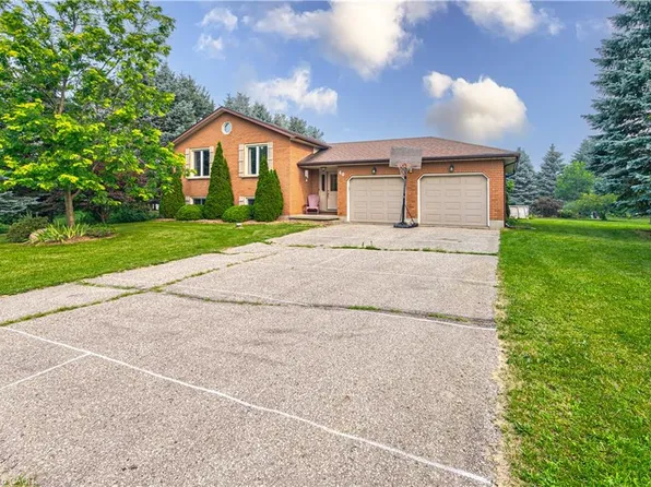 40 Peter St, Brant, ON N0E 1R0