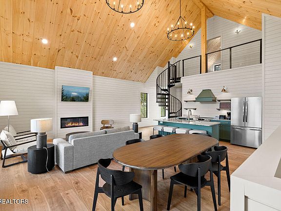 3rd image of 1863 Bluff Ridge Rd