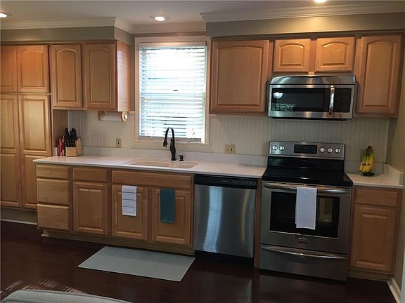 3rd image of 5656 Crittenden Ave