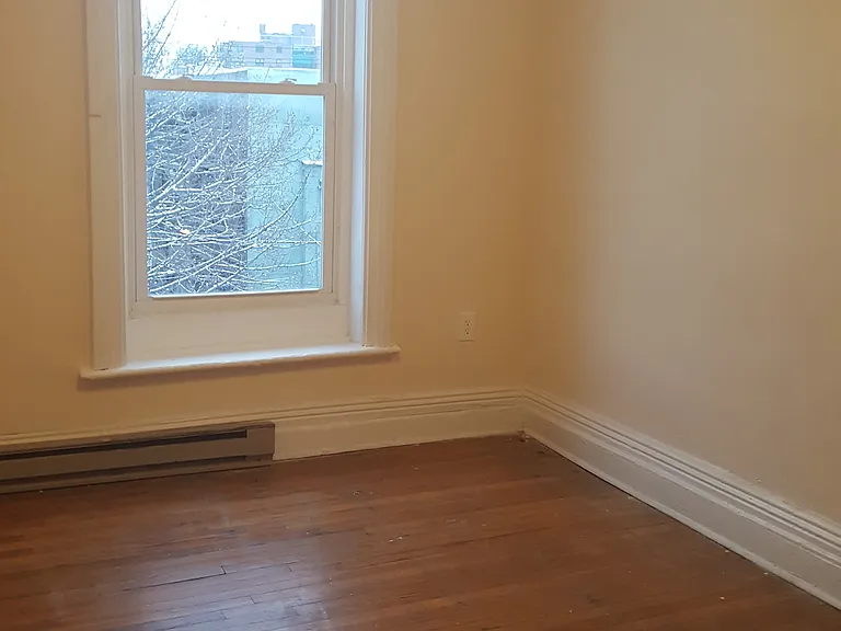 4 Irving Pl #3 — Photo 10