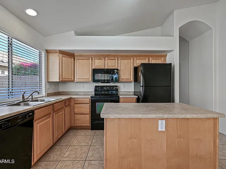 7160 E Lindner Ave — Photo 11