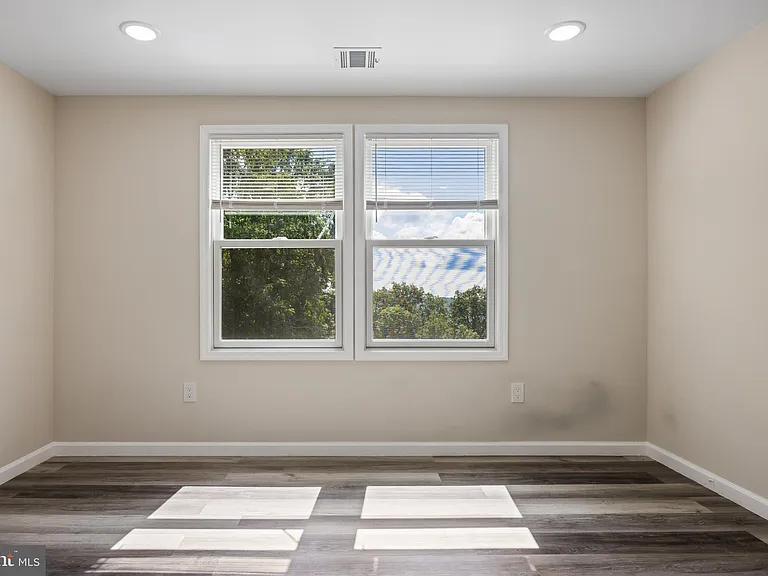 55 Shawnee Ave — Photo 31