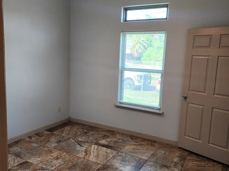 712 N Malinche Ave — Photo 18