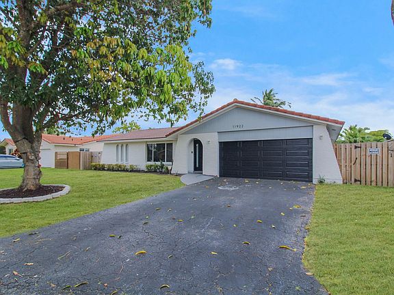 5th image of 11922 NW 26th Place
