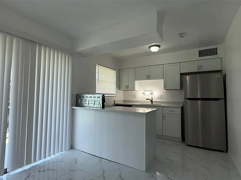 5325 Curry Ford Rd #D206 — Photo 5