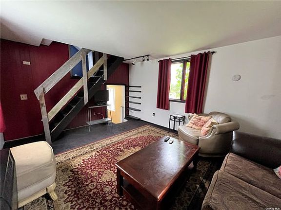 3rd image of 21B Bowditch Ln