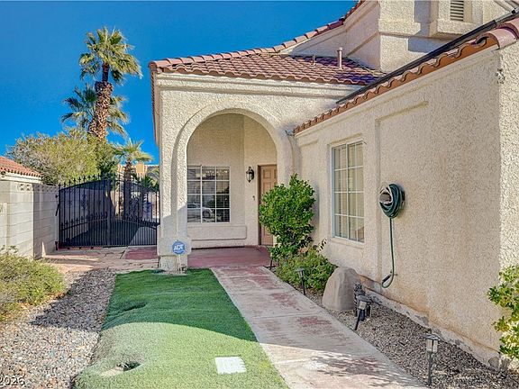 3rd image of 14 Barton Spring Cir