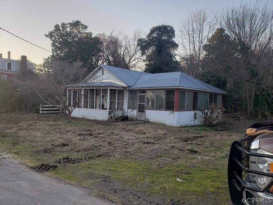 2nd image of 39 Mancha Ave