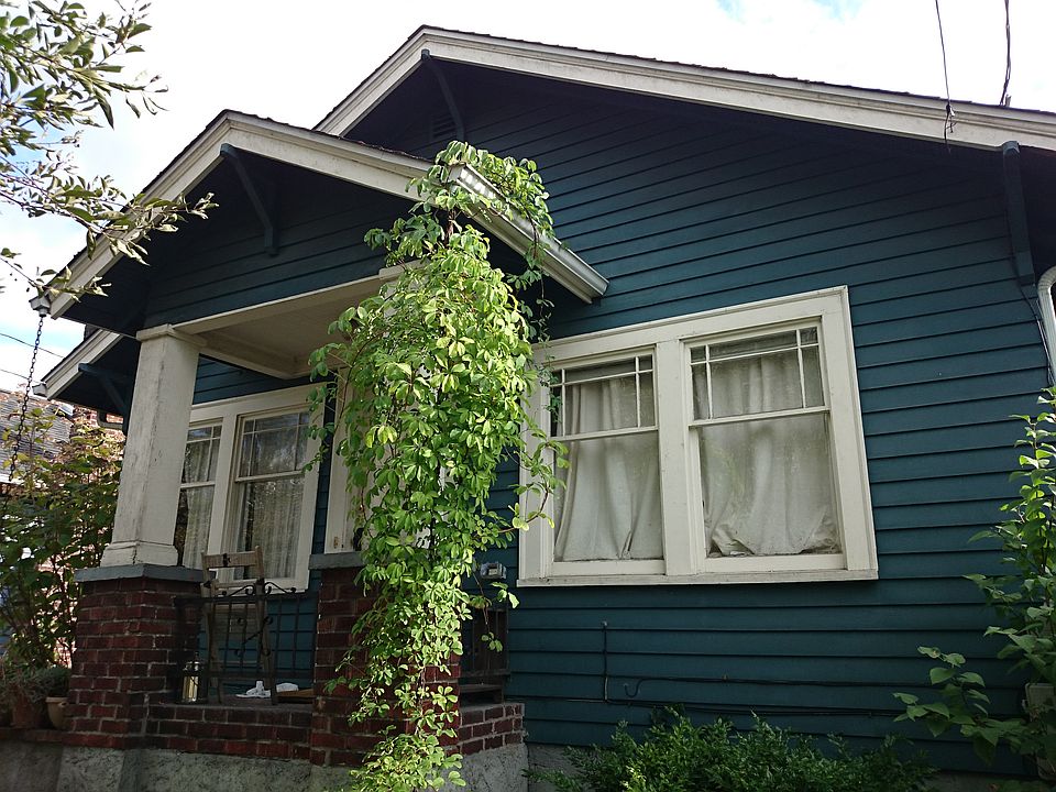 2nd image of 905 NE 55th St