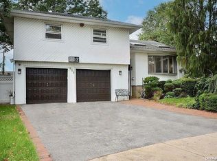 903 Prescott Ct, Valley Stream, NY 11581