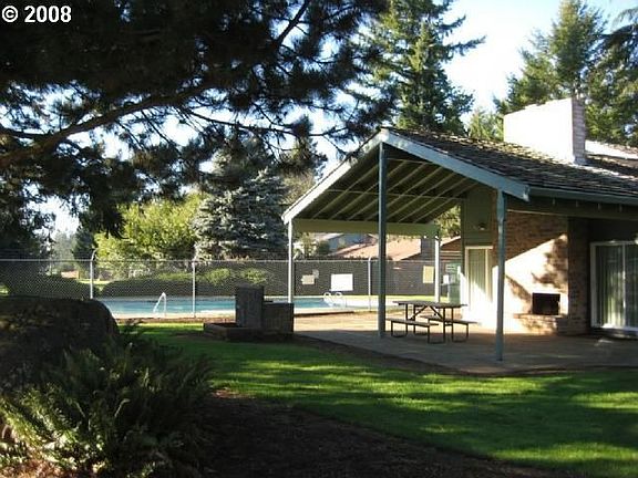 Lodge, Fireplace, Barbeque, and Pool