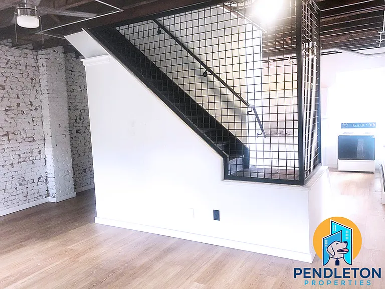 525 E 13th St #4 — Photo 9