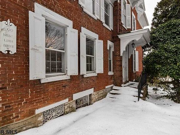 4th image of 299 W Linn St