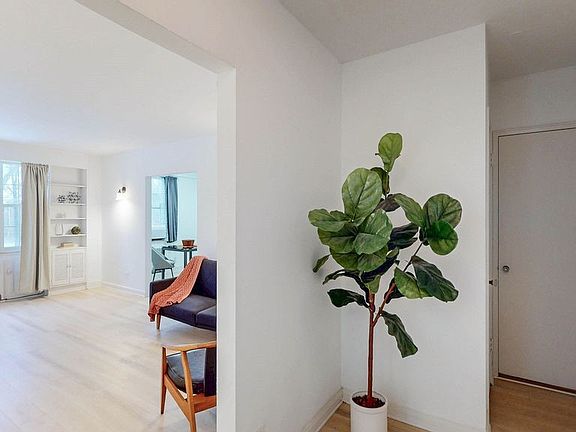 2nd image of 13800 Fairhill Rd APT 203