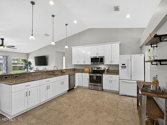 4th image of 12968 CHETS CREEK Drive N