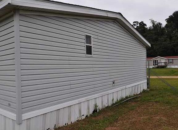 3rd image of 145 Stillwater Dr