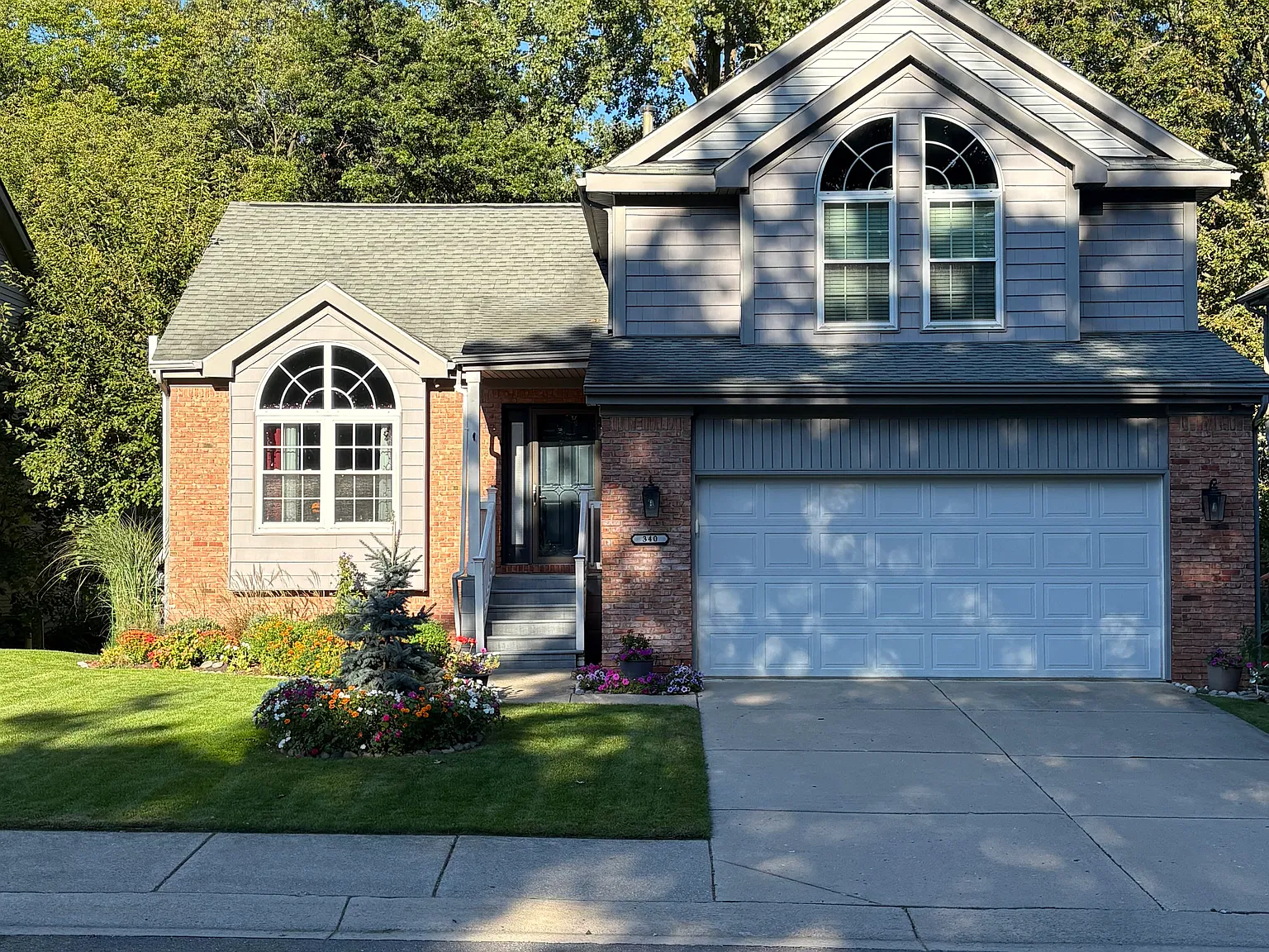3 bed, 2.5 bath, 1866 sqft, $2,295 — Photo 1