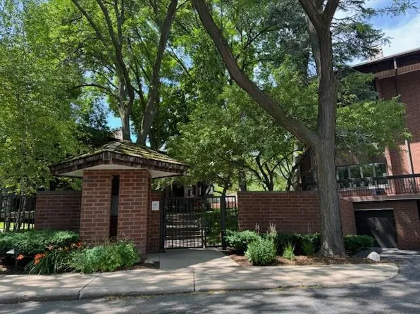 1229 North Jackson STREET #202, Milwaukee, WI 53202