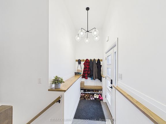 3rd image of 2 Park St