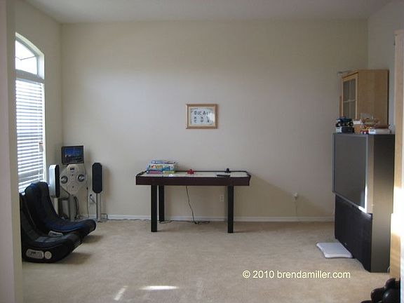 Sep Living Rm/Front Office