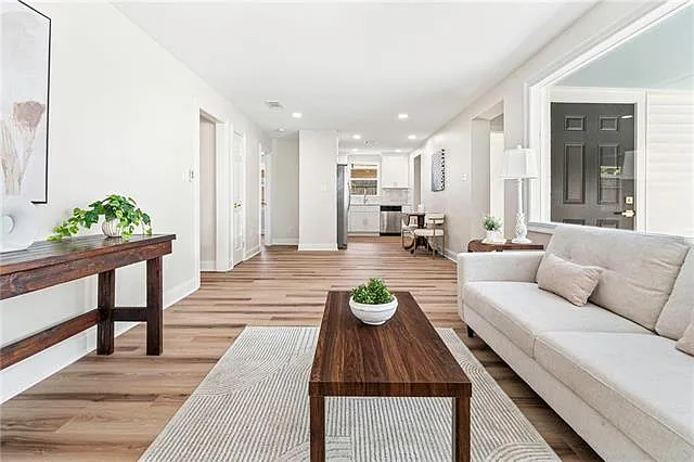 110 Jules Ave — Photo 5