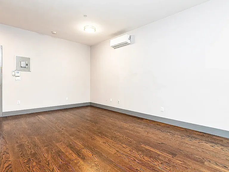1277 Putnam Ave #2-H — Photo 8