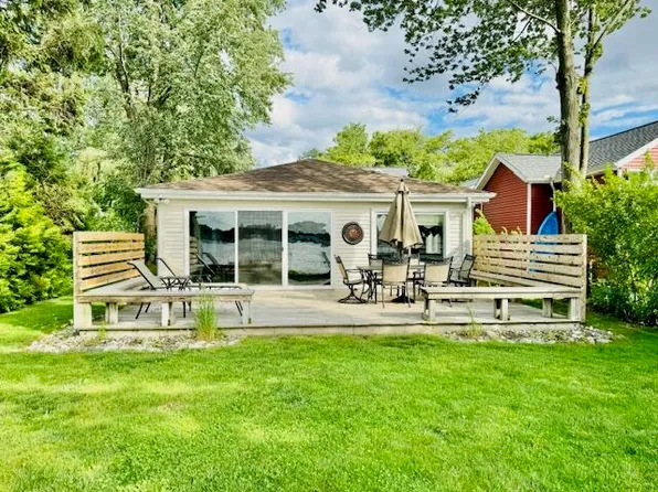 344 Grace St, Lake Odessa, MI 48849