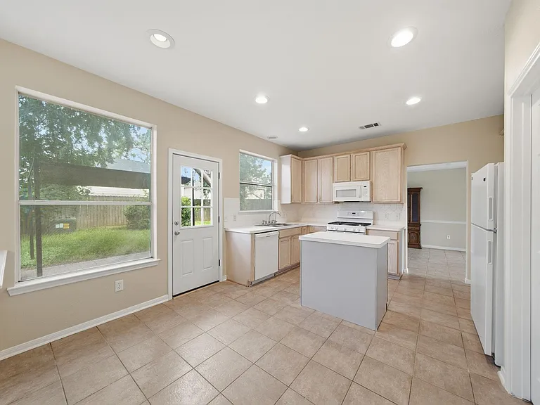 14715 Plains River Dr — Photo 4