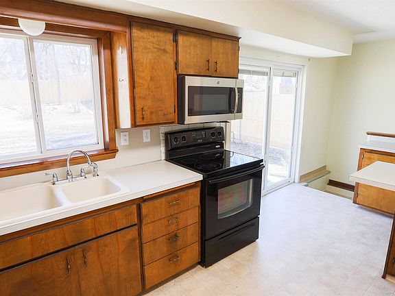 5th image of 111 Kirby Ave