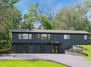 2720 Sandpiper Trl, Excelsior, MN 55331