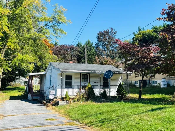 19826 Jefferson Blvd, Hagerstown, MD 21742