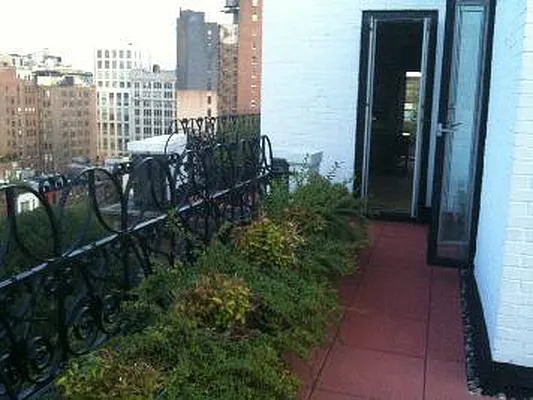 Sold by Corcoran | media 21