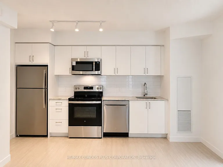 4010 Eglinton Ave W #304 — Photo 5