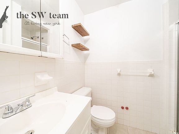 5th image of 267 E 10th St APT 7