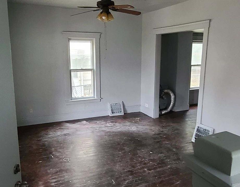 1st image of 114 Lincoln Ct