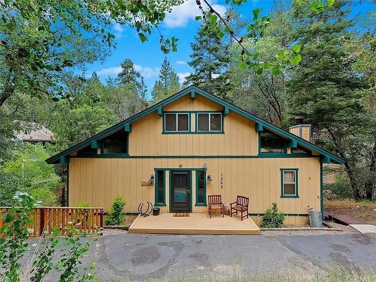front of house, easy entry