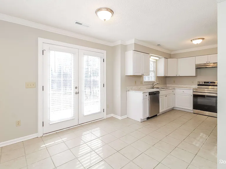 100 Buena Vista Ave — Photo 4