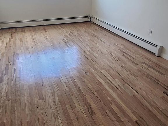 5th image of 3942 E Tremont Ave