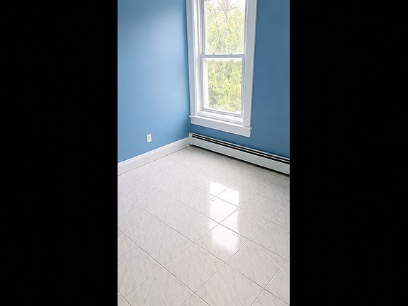 4th image of 70 Barker St #2