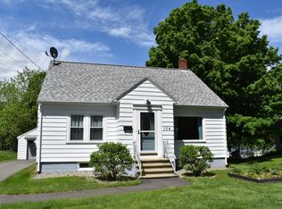104 Hanson St, Winthrop, ME 04364