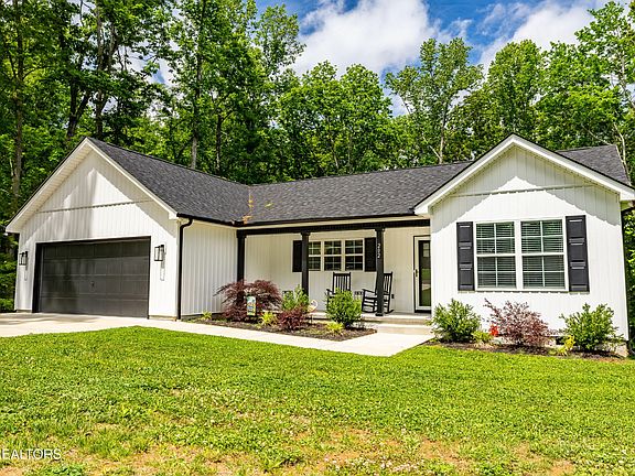 5th image of 202 Skyline Ln