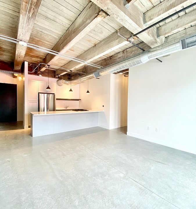 1st image of 1513 Walnut St #403