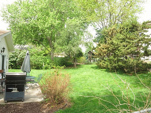 2nd image of 912 Harrington Ave