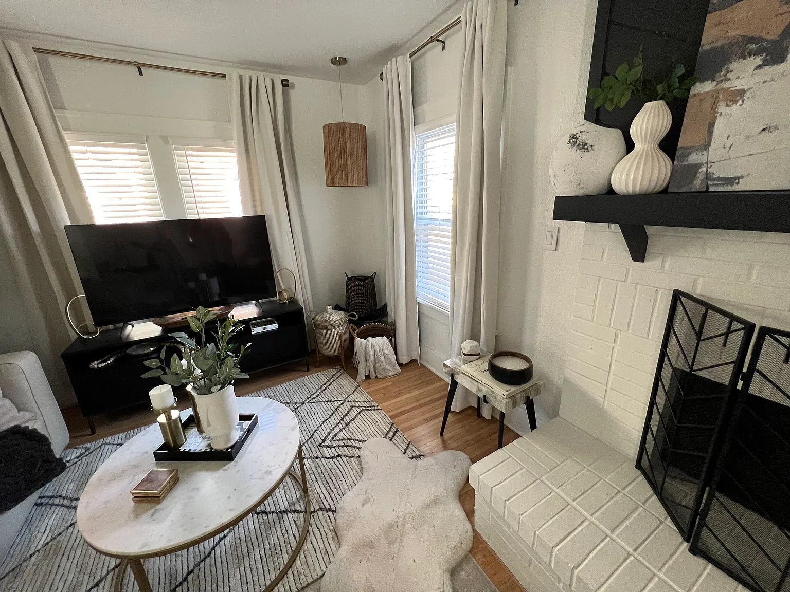 909 N Woodrow Ave — Photo 2