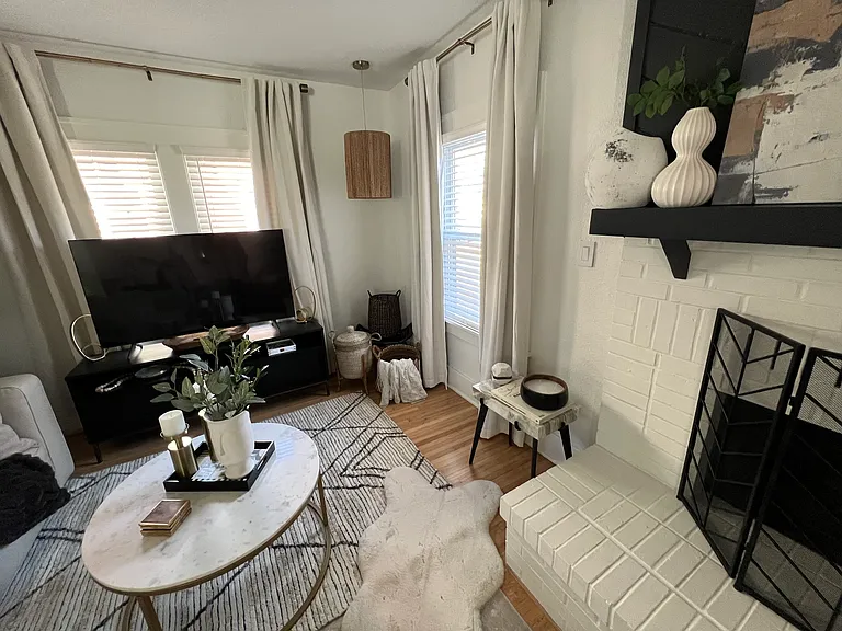 909 N Woodrow Ave — Photo 2