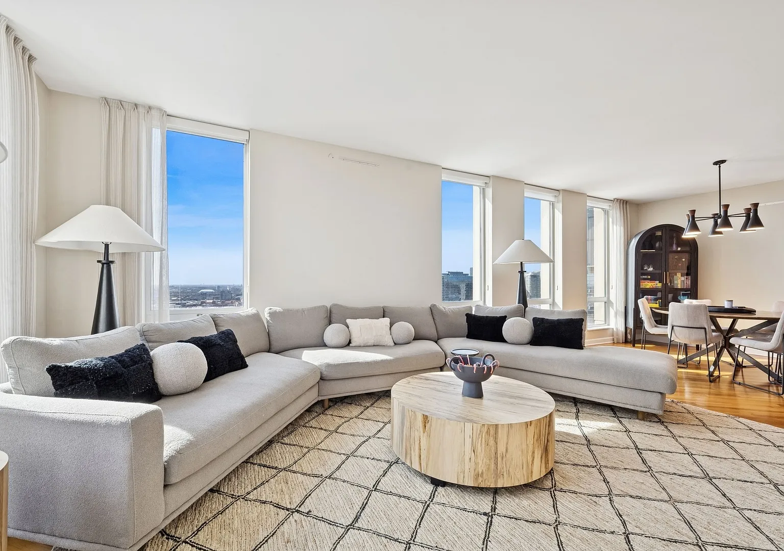 3 bed, $4,800 — Photo 3