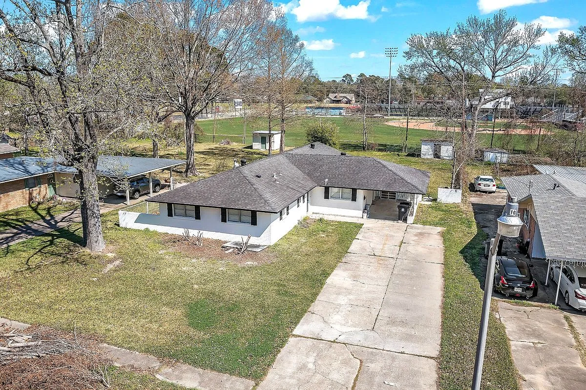 Building Photo - 1455 S Marilyn Dr
