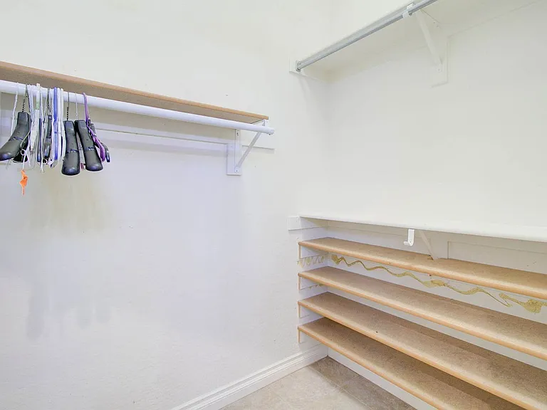 1833 W Periwinkle Way — Photo 29